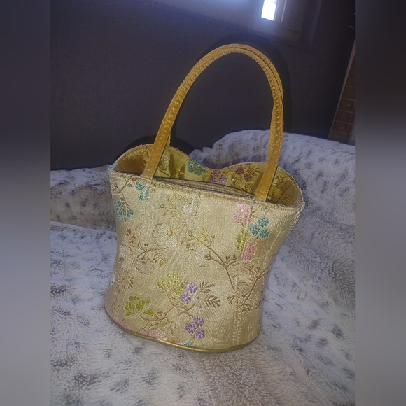 Floral Corset-Style Handbag - Picture 13 of 13